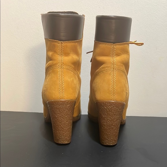 Timberland Women's Tan Lace-Up Boots - Picture 3 of 6